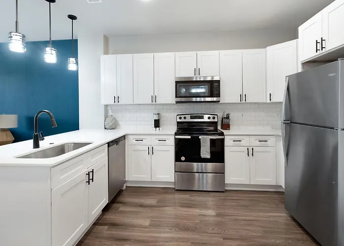 Landing - Solace At Ballpark Village Apartment *
