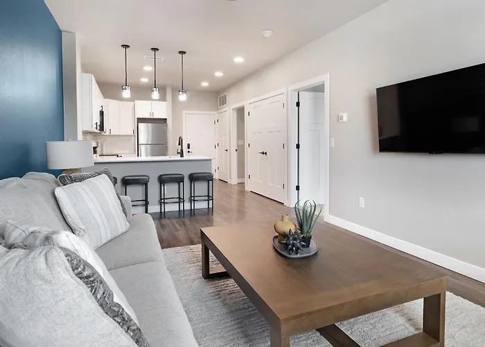 Landing - Solace At Ballpark Village Apartment