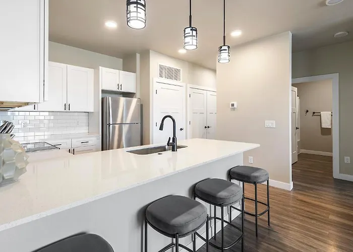Landing - Solace At Ballpark Village Apartment *