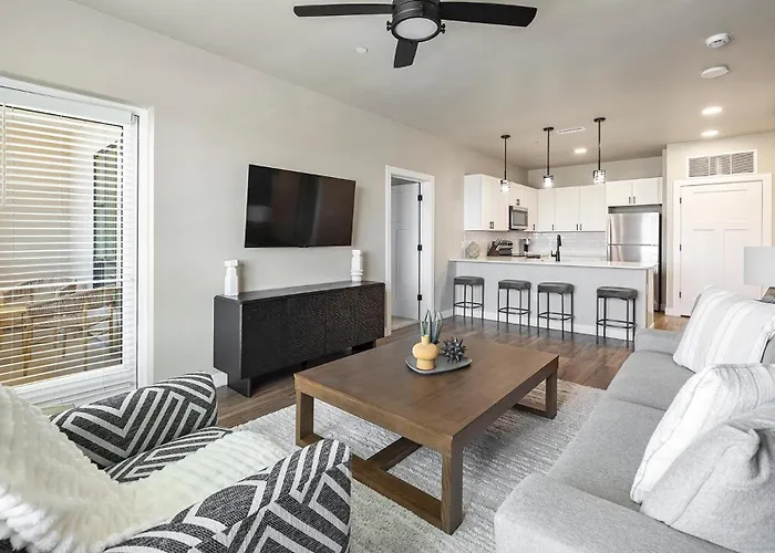 Landing - Solace At Ballpark Village Apartment Goodyear