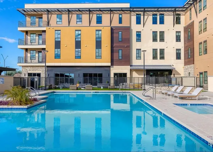 Apartment Landing - Solace At Ballpark Village